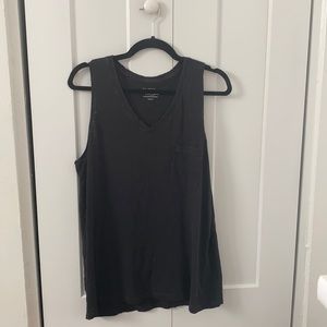 Time and tru size large V neck pocket tank